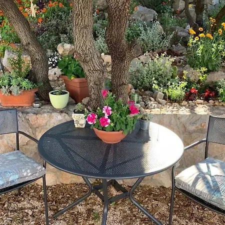 Villa Diana: Cozy 2-Bedroom Home In Dubrovnik Apartment Dubrovnik