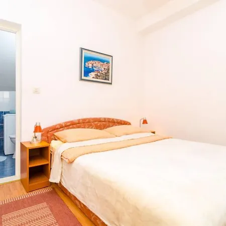 Apartment Villa Diana: Cozy 2-Bedroom Home In Dubrovnik